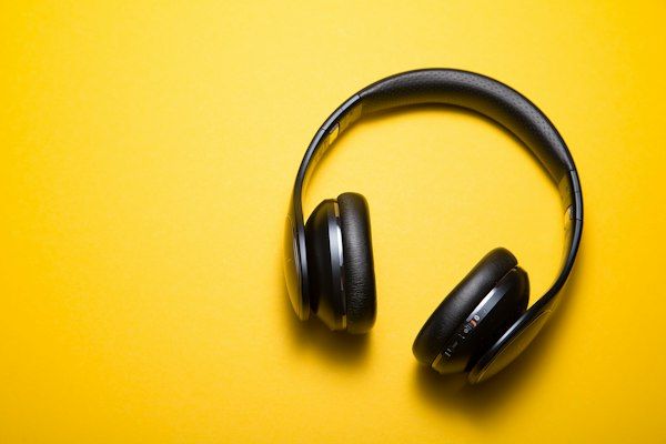 Wired over-ear headphones